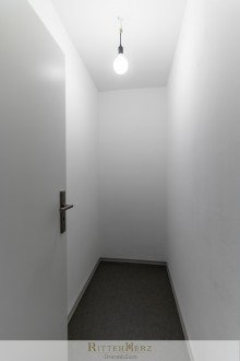 Abstellkammer *VERMIETET!* HADERNER STERN: F�r Sportlich, mit Balkon und U-Bahn um die Ecke
