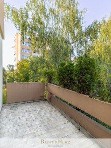 Vom Balkon ***VERKAUFT!***Renovierungsbed�rftige Wohnung in attraktiver Anlage in Pasing!