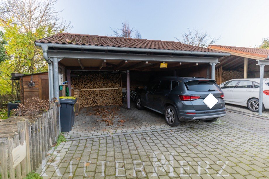 Carport-Platz (rechts) Reihenmittelhaus Karlsfeld