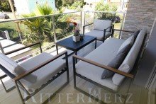  Neuwertige Villa mit Pool und 3 Wohnungen in zweiter Reihe zum Meer!