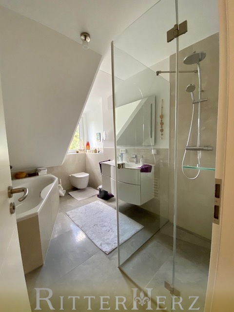  Dachgeschosswohnung M�nchen / Hadern