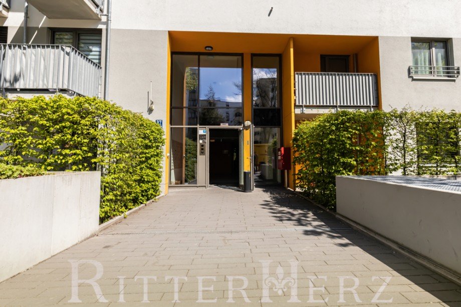 Hauseingang Dachgeschosswohnung M�nchen