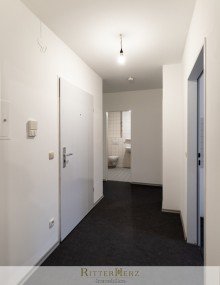 Flur *VERMIETET!* HADERNER STERN: F�r Sportlich, mit Balkon und U-Bahn um die Ecke