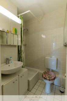 Bad mit Dusche *VERMIETET*Familienfreundlich mit ca. 39m2 eigenem Garten