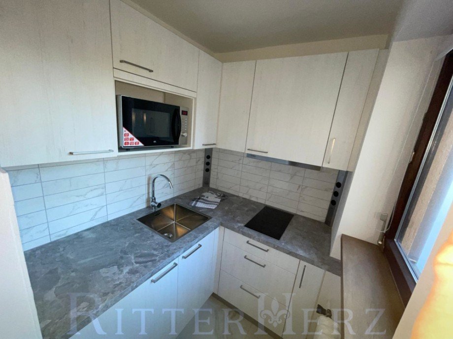 NEUE EINBAUK�CHE Etagenwohnung M�nchen / Schwabing