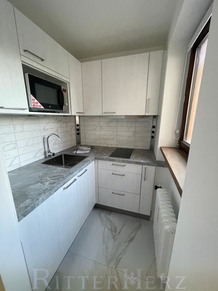 Neue Einbauk�che Etagenwohnung M�nchen / Schwabing