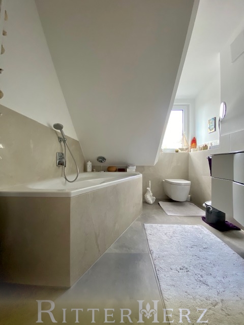 Dachgeschosswohnung M�nchen / Hadern