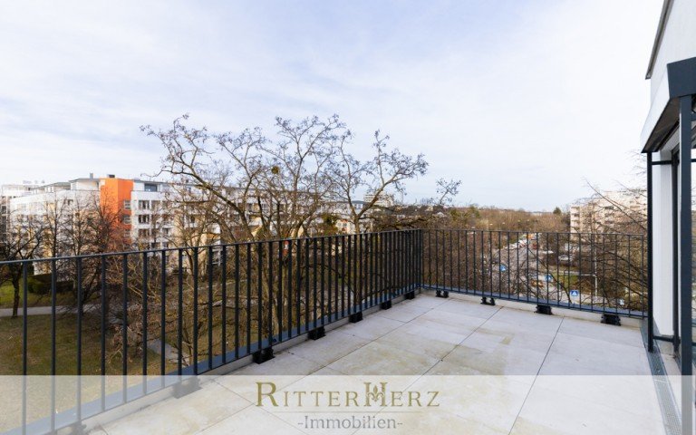  M�nchen Etagenwohnung *** VERMIETET! *** Neuwertige und charmante Luxus-Wohnung mit gro�er Terrasse und Balkon!