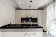 Da macht das Kochen Spa� ***VERKAUFT*** Elegante Villa mit Pool auf Traumgrundst�ck in Untermenzing - Allach!