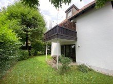  ***VERKAUFT! *** Uneinsehbarer ca.166 qm Traumgarten mit U-Bahn Anschluss im 4 Parteien-Haus!