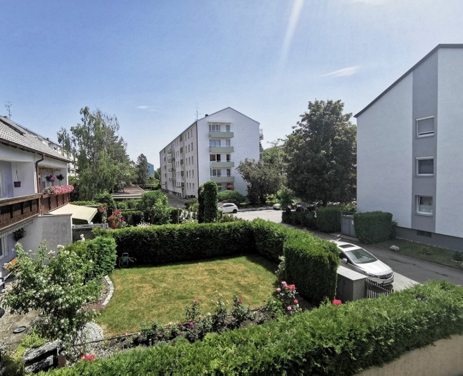 Blick von Loggia Etagenwohnung Germering