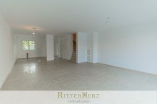 Richtung K�che/Treppe *** VERMIETET *** Gro�z�giges und modernes Haus am Schlioss Schlei�heim!