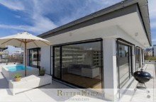 Terrasse *VERMIETET* Neubau-Penthouse mit gro�er Dachterrasse, Panoramafenster und U-Bahn um die Ecke!