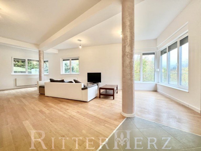  Zagreb - Zagreb (Stadt) [Grad Zagreb] Villa Wohnen in bester Villengegend mit Pool, ruhig und mit ausgezeichnet Infrastruktur!