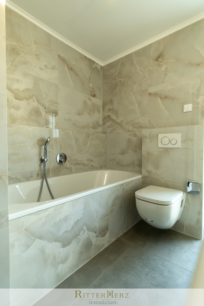 2. Bad OG Reihenhaus Oberschlei�heim