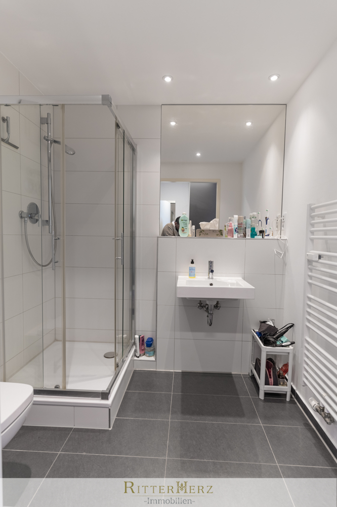 Bad mit Dusche Etagenwohnung M�nchen / Obersendling