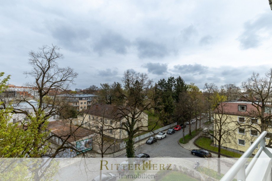 Weitblick vom Balkon Etagenwohnung M�nchen