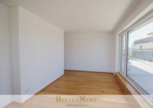 Schlafzimmer I *VERMIETET* Neubau-Penthouse mit gro�er Dachterrasse, Panoramafenster und U-Bahn um die Ecke!