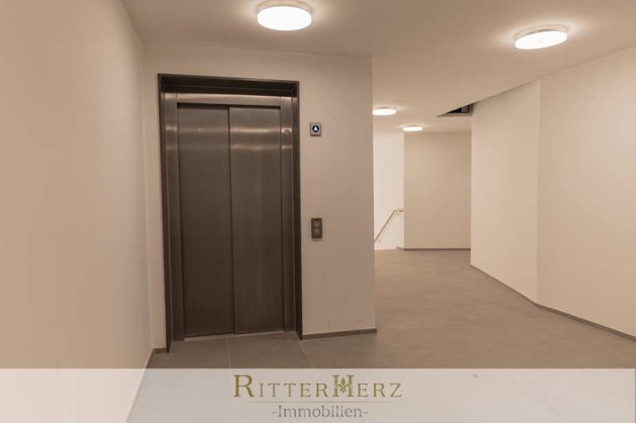 Aufzug bis in TG Etagenwohnung M�nchen